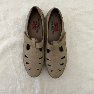 SAS Women's Roamer T-EZ strap comfort walking shoe Size 8 Bone